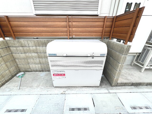 ��ʌ��������܎s�����擌��{�U���ڂ̃A�p�[�g�̂��̑�