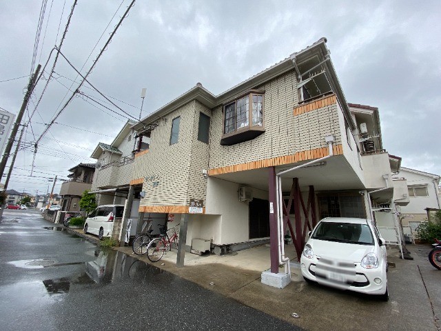 ��ʌ���ˎs�֊ԂP���ڂ̃A�p�[�g�̌����O��