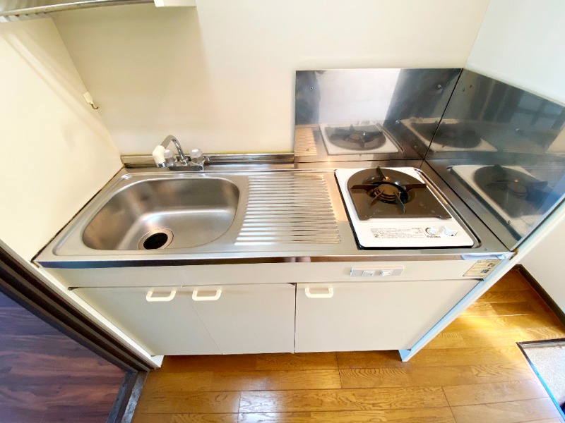 ��ʌ���ˎs�֊ԂP���ڂ̃A�p�[�g�̃L�b�`��