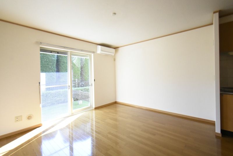 ��ʌ��������܎s��΋�약��S���ڂ̃^�E���n�E�X�̋��ԁE���r���O