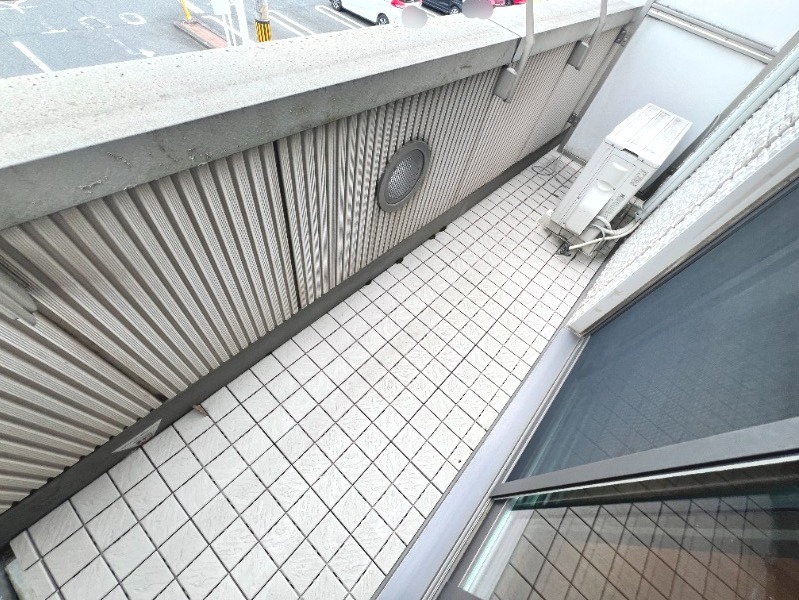 ��ʌ��������܎s������厚�@���̃A�p�[�g�̃o���R�j�[