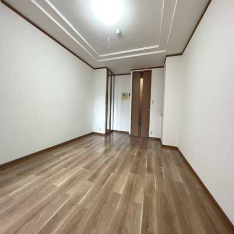 ��ʌ�����s�����R���ڂ̃}���V�����̋��ԁE���r���O