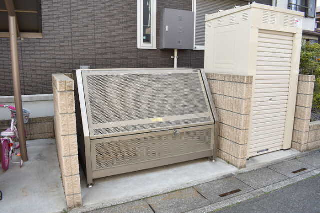 ��ʌ�����s�ђ��̃A�p�[�g�̂��̑�