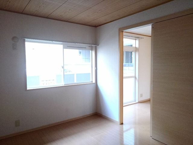 ��ʌ��z�J�s�����Q���ڂ̃}���V�����̂��̑������E�X�y�[�X