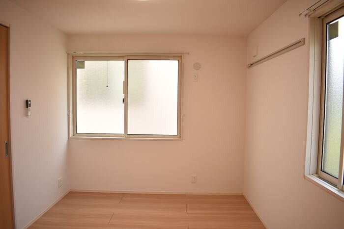 ��ʌ�����s�ђ��̃A�p�[�g�̂��̑������E�X�y�[�X