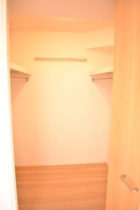 ��ʌ�����s�ђ��̃A�p�[�g�̎��[