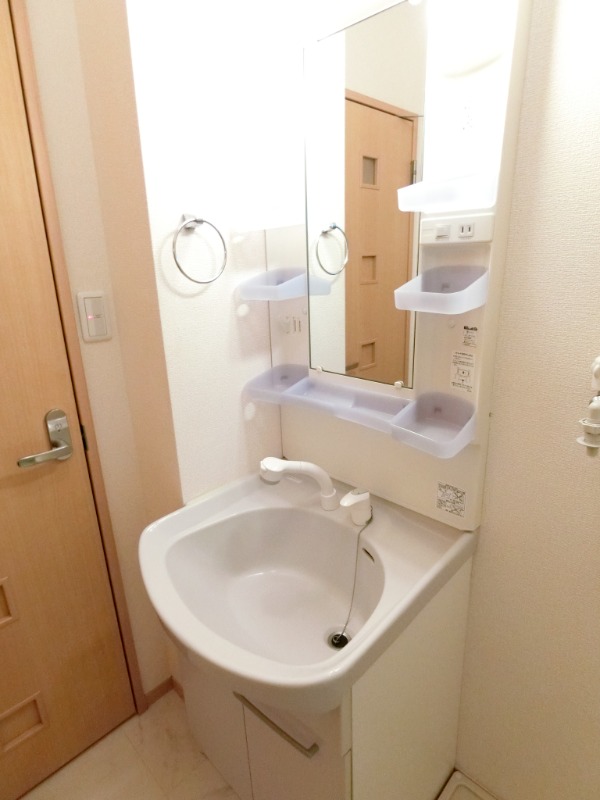 ��ʌ�����s�t���P���ڂ̃A�p�[�g�̐��ʏ�