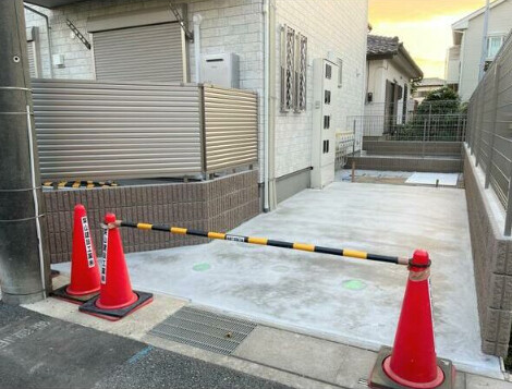 ��ʌ��������܎s�����擌��{�Q���ڂ̃A�p�[�g�̒��ԏ�