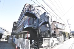 ��ʌ��������܎s��{��O���P����205-1�̃}���V�����̌����O��