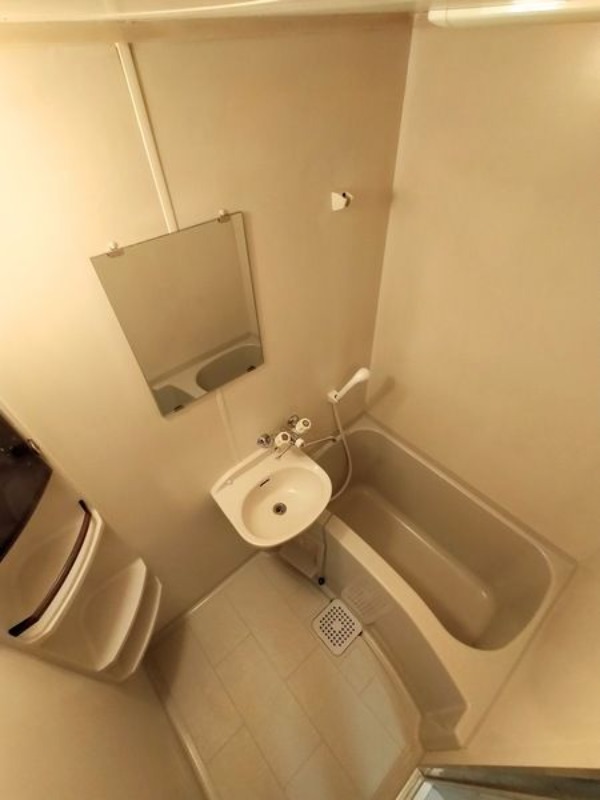 ��ʌ��������܎s��������R���ڂ̃A�p�[�g�̃o�X