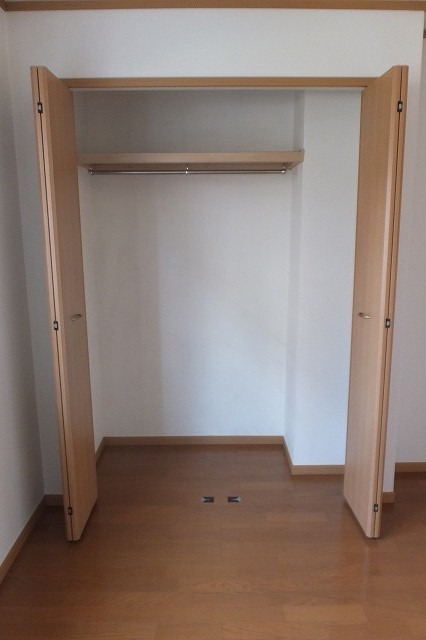 ��ʌ��@�c�s�厚�쓇�̃A�p�[�g�̎��[