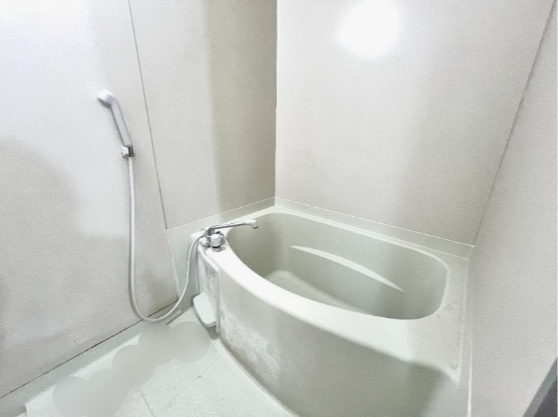 ��ʌ��@�c�s�{���̃A�p�[�g�̃o�X