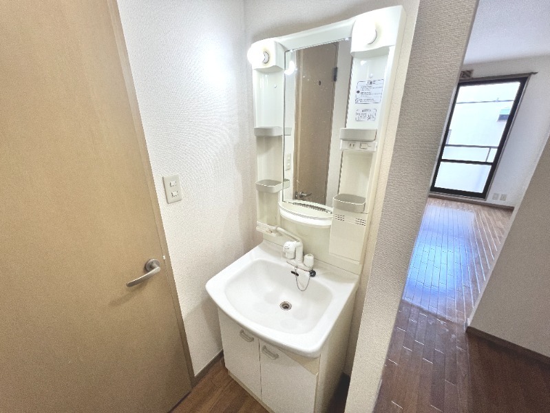 ��ʌ��@�c�s�{���̃A�p�[�g�̐��ʏ�