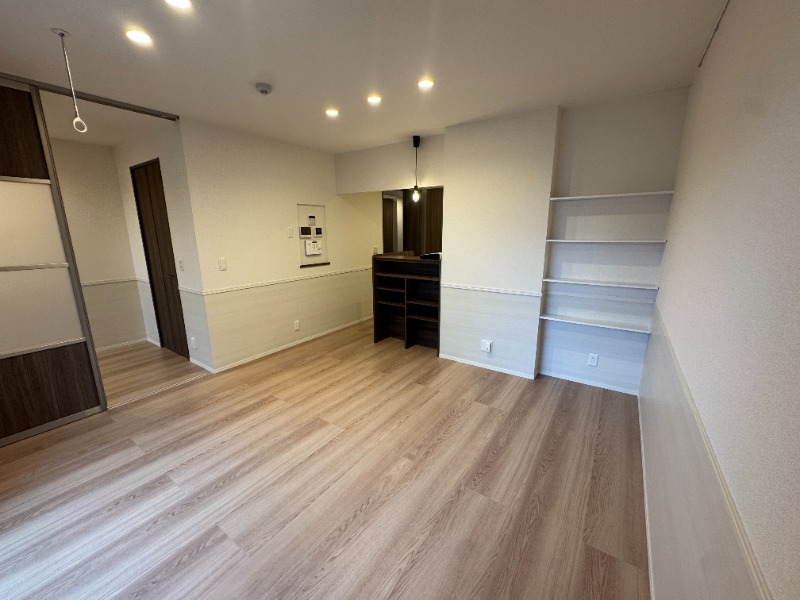 ��ʌ��z�J�s�ԎR���R���ڂ̃A�p�[�g�̋��ԁE���r���O