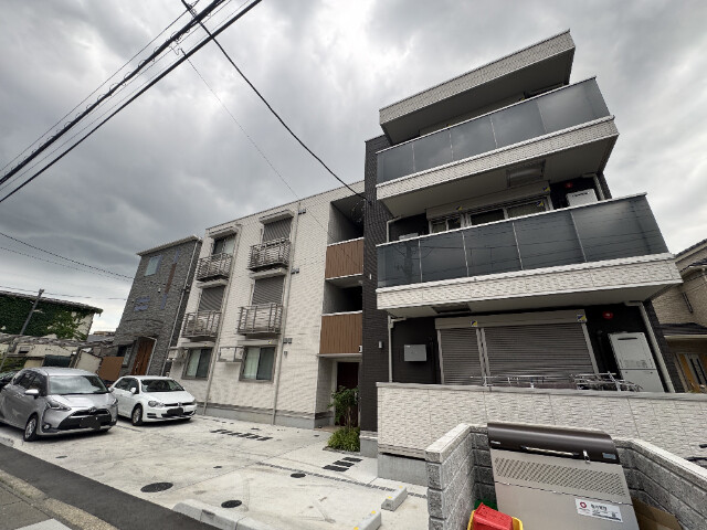 ��ʌ��z�J�s�ԎR���R���ڂ̃A�p�[�g�̌����O��