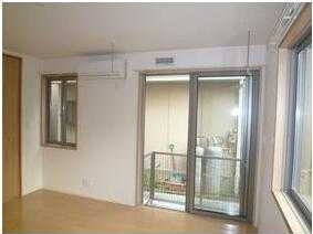 ��ʌ�����s�厚���J��̃A�p�[�g�̃o���R�j�[