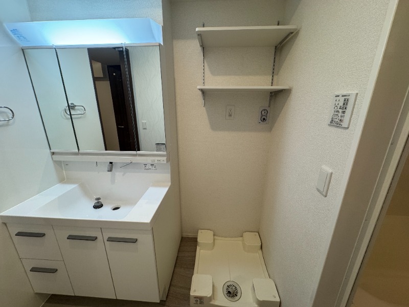 ��ʌ��z�J�s�ԎR���R���ڂ̃A�p�[�g�̐��ʏ�