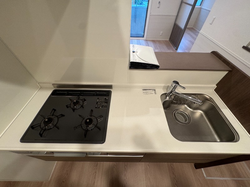 ��ʌ��z�J�s�ԎR���R���ڂ̃A�p�[�g�̃L�b�`��