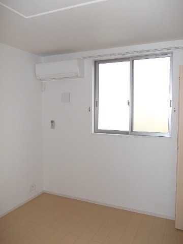 ��ʌ��z�J�s���C�N�^�E���Q���ڂ̃A�p�[�g�̂��̑������E�X�y�[�X