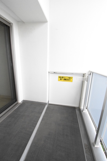 ��ʌ��������܎s��{���咬�R���ڂ̃}���V�����̃o���R�j�[