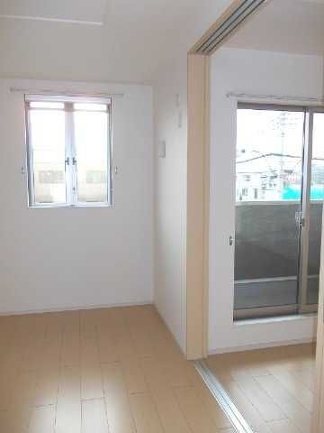 ��ʌ��z�J�s���C�N�^�E���Q���ڂ̃A�p�[�g�̂��̑�