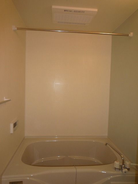 ��ʌ�����s�厚���s�̃A�p�[�g�̃o�X