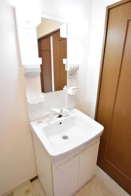 ��ʌ��������܎s��{��O���S���ڂ̃A�p�[�g�̐��ʏ�