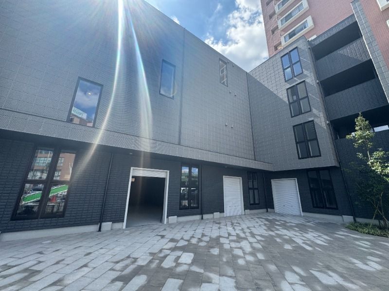 ��ʌ��z�J�s�ԎR�{��3-26�̃}���V�����̌����O��