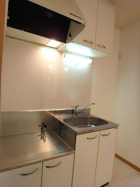 ��ʌ��������܎s����厚�y���̃}���V�����̃L�b�`��