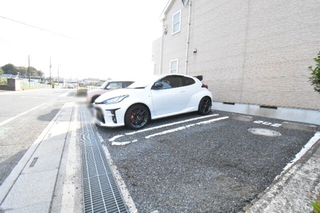 ��ʌ��k�����S�ɓޒ����h��P���ڂ̃A�p�[�g�̒��ԏ�