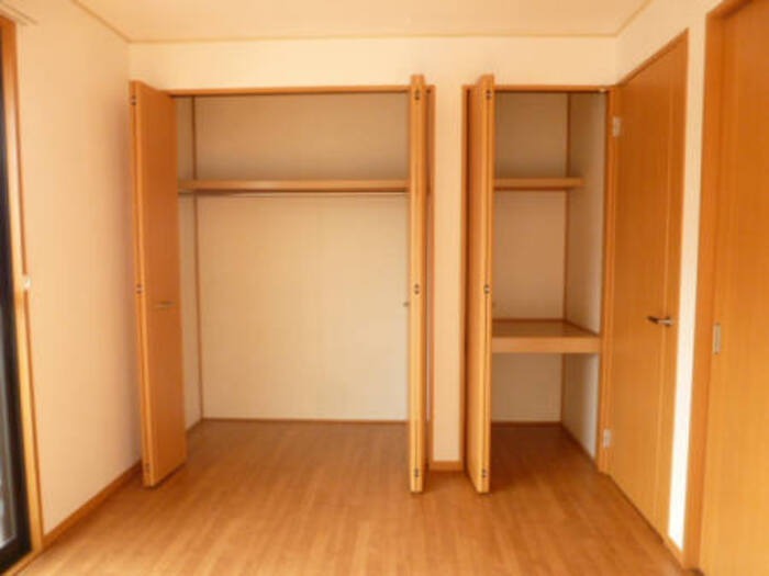 ��ʌ�����s�˒˓��S���ڂ̃e���X�n�E�X�̂��̑��ݔ�