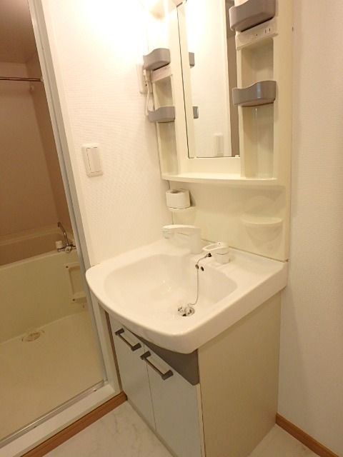 ��ʌ��������܎s����厚�y���̃}���V�����̐��ʏ�