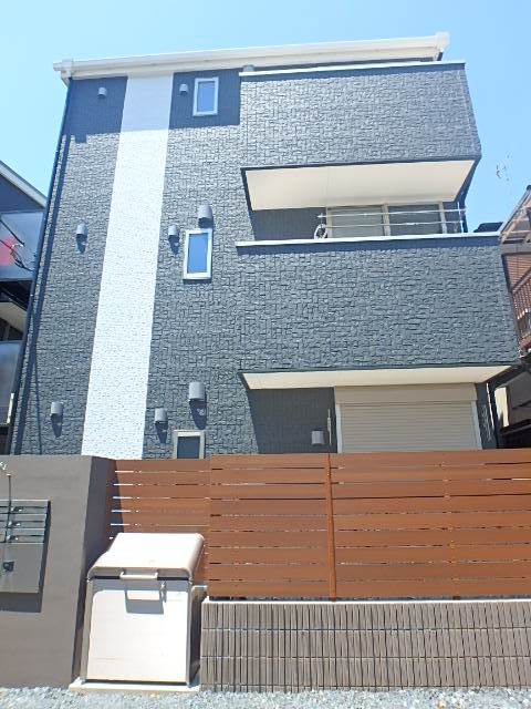 ��ʌ��������܎s����厚�w��̃A�p�[�g�̌����O��