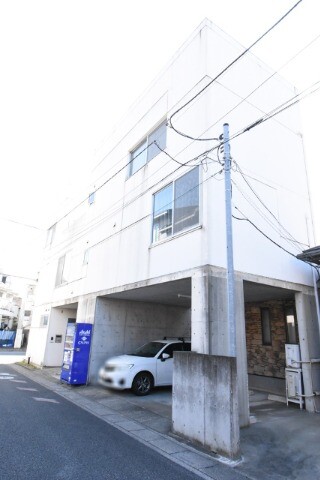 ��ʌ��������܎s��{��㏬���̃}���V�����̒��ԏ�