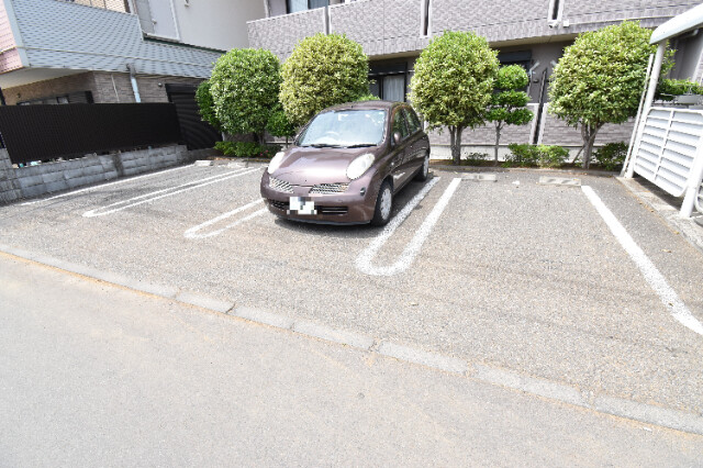 ��ʌ��@�c�s���P���ڂ̃}���V�����̒��ԏ�