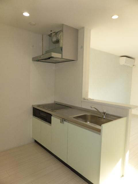 ��ʌ�����s�̉ƂP���ڂ̃A�p�[�g�̃L�b�`��