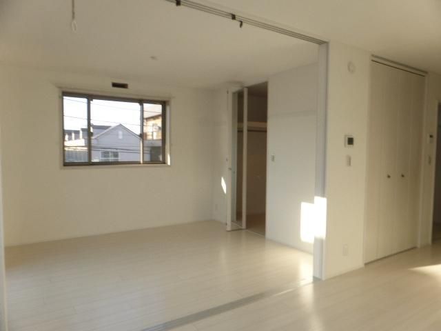 ��ʌ�����s�̉ƂP���ڂ̃A�p�[�g�̂��̑������E�X�y�[�X