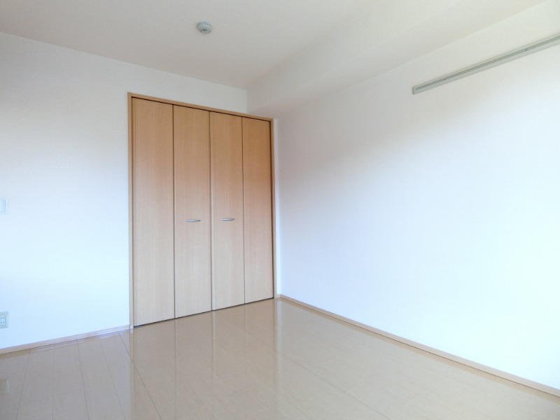 ��ʌ������s�V�h�R���ڂ̃A�p�[�g�̂��̑������E�X�y�[�X