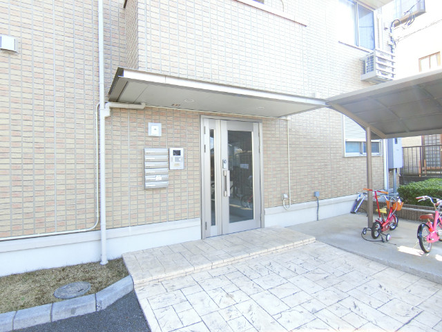 ��ʌ������s�V�h�R���ڂ̃A�p�[�g�̃G���g�����X