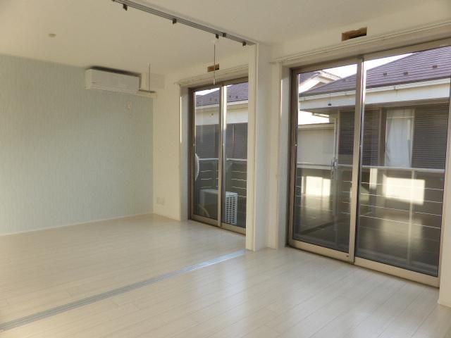 ��ʌ�����s�̉ƂP���ڂ̃A�p�[�g�̂��̑��ݔ�