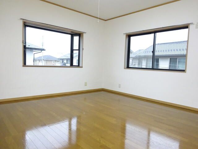 ��ʌ�����s�厚�����̃A�p�[�g�̂��̑������E�X�y�[�X