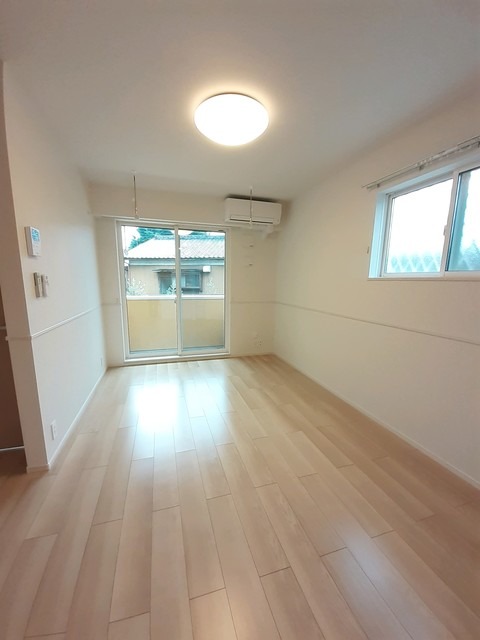 ��ʌ��@�c�s�n���Q���ڂ̃A�p�[�g�̋��ԁE���r���O