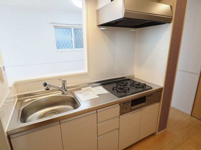 ��ʌ������s���U���ڂ̃A�p�[�g�̃L�b�`��