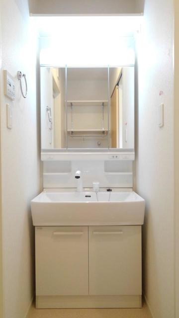 ��ʌ��@�c�s���m�؂P���ڂ̃A�p�[�g�̐��ʏ�