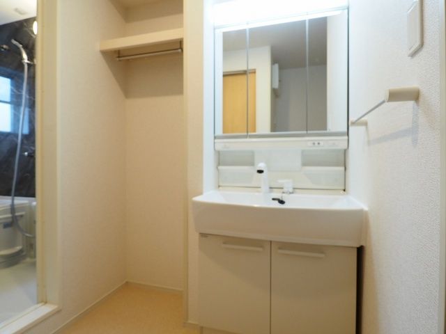 ��ʌ������s���U���ڂ̃A�p�[�g�̐��ʏ�