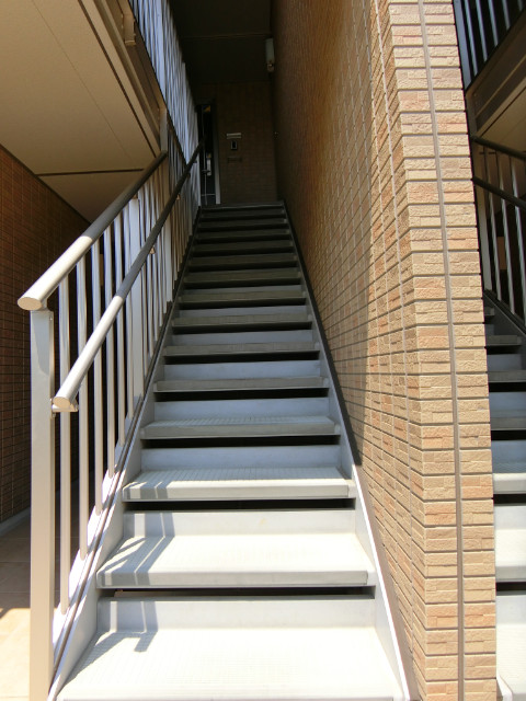 ��ʌ�����s�厚�ΐ_�̃A�p�[�g�̃G���g�����X