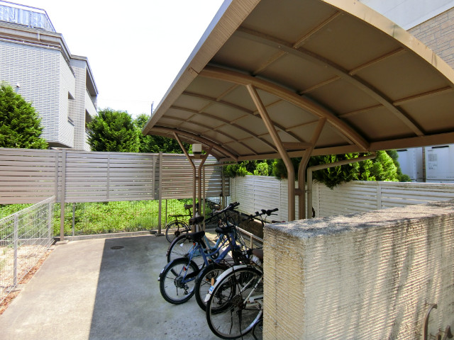 ��ʌ�����s�厚�ΐ_�̃A�p�[�g�̂��̑�