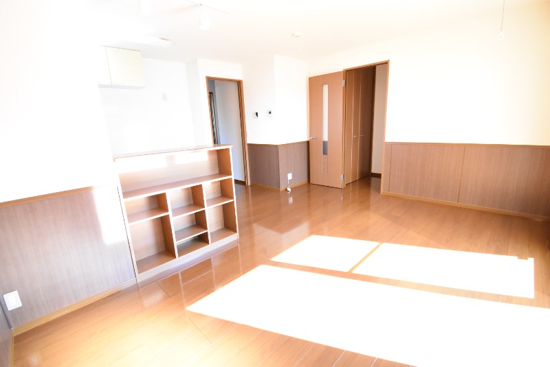 ��ʌ��������܎s����O���U���ڂ̃A�p�[�g�̋����E���r���O