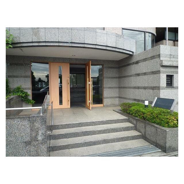 ��ʌ�����s�˒˂P���ڂ̃}���V�����̃G���g�����X