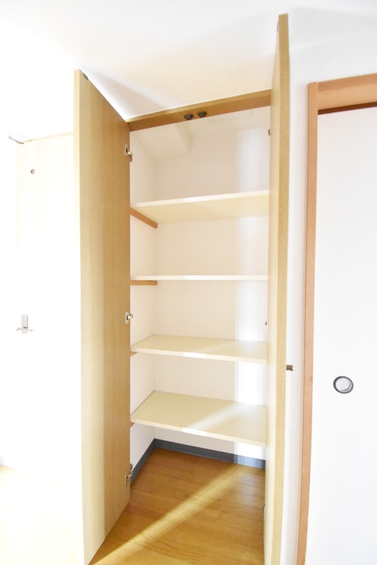 ��ʌ�����s�˒˂P���ڂ̃}���V�����̂��̑��ݔ�